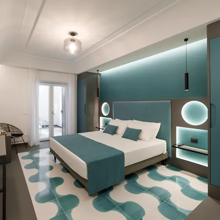 Akyra Couette-café 4*
