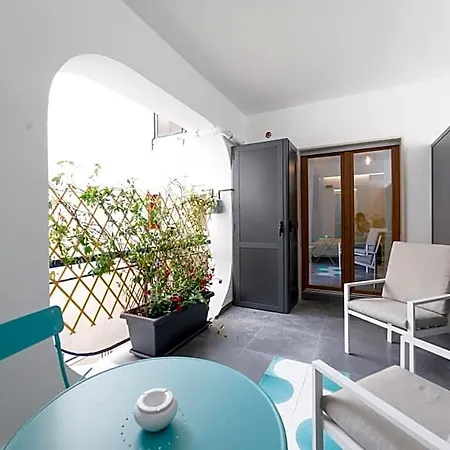 Akyra Couette-café 4*